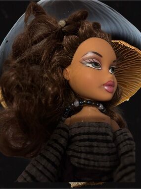Bratz Stylish Sasha with wavy hair - redress
